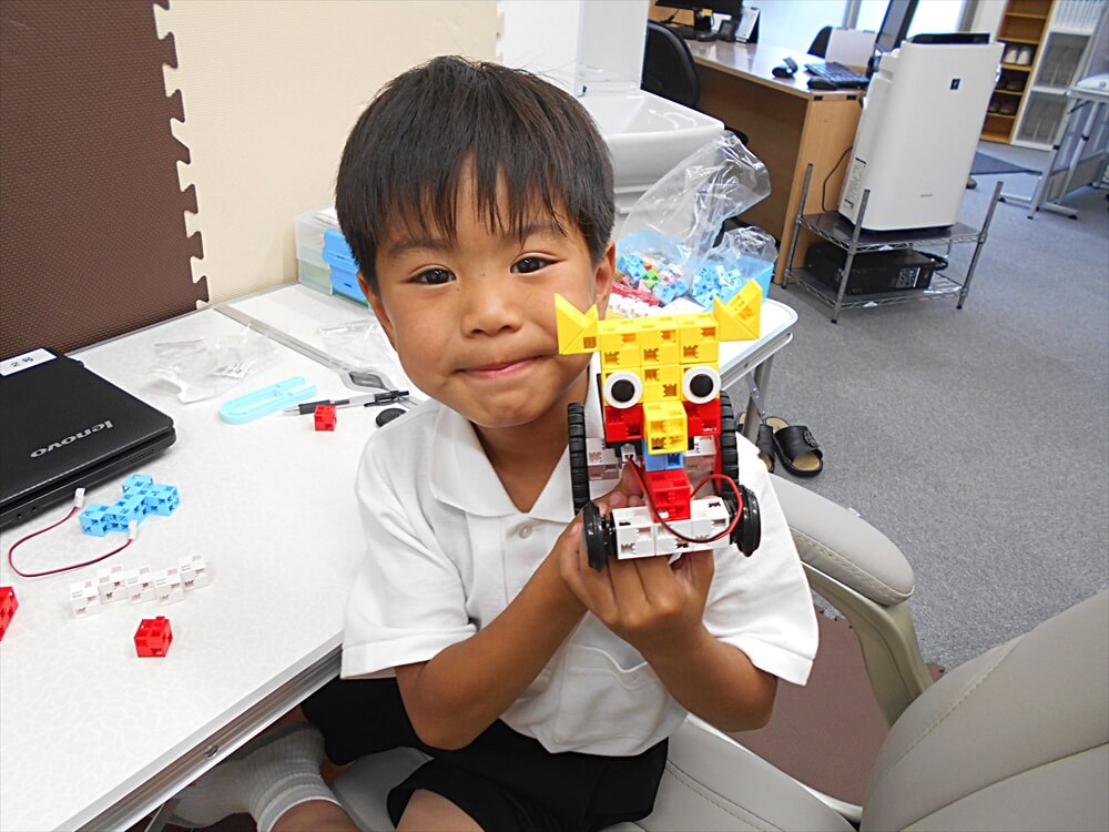 小学生のロボットプログラミングレッスン